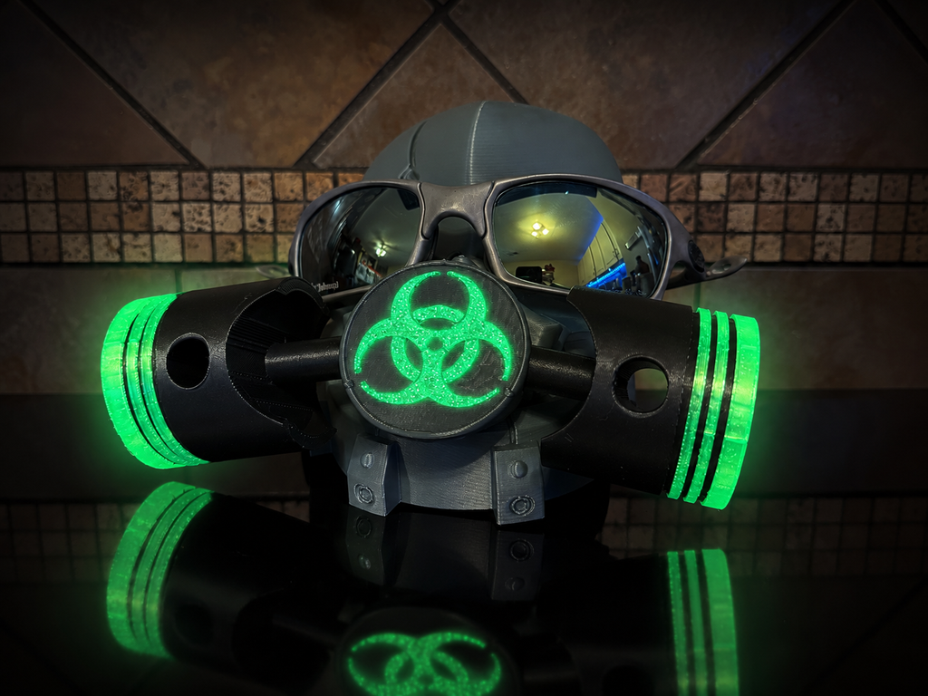 Glowing Gas Mask Piston Skull Display Stand For Oakley, Ray Ban, Costa, X Metal