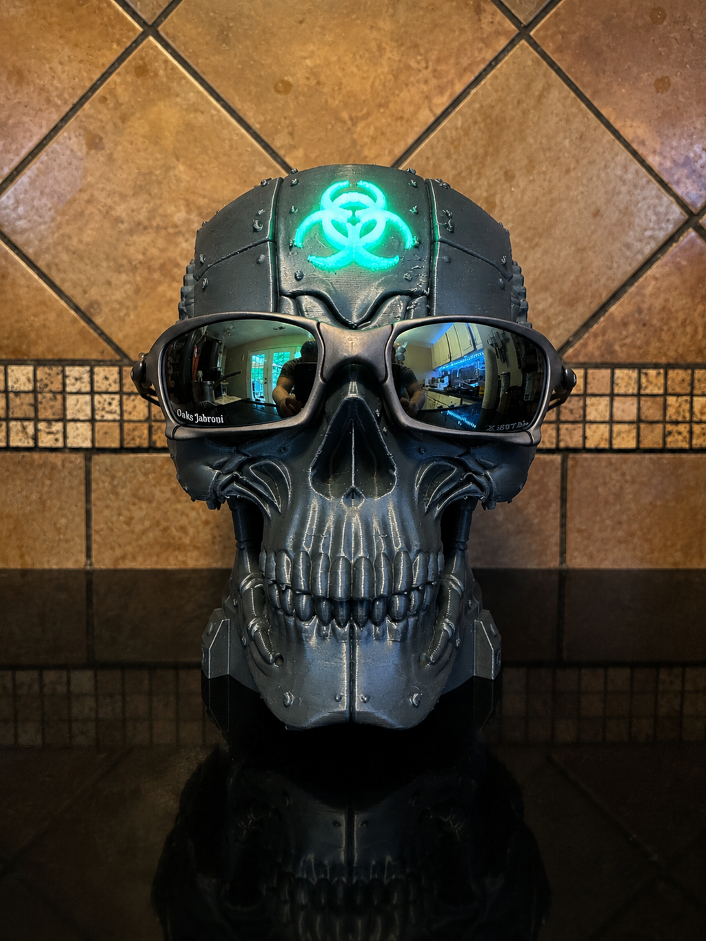 GearSkull UV Sunglasses Holder Display Stand For Oakley, Ray Ban, Costa, X Metal