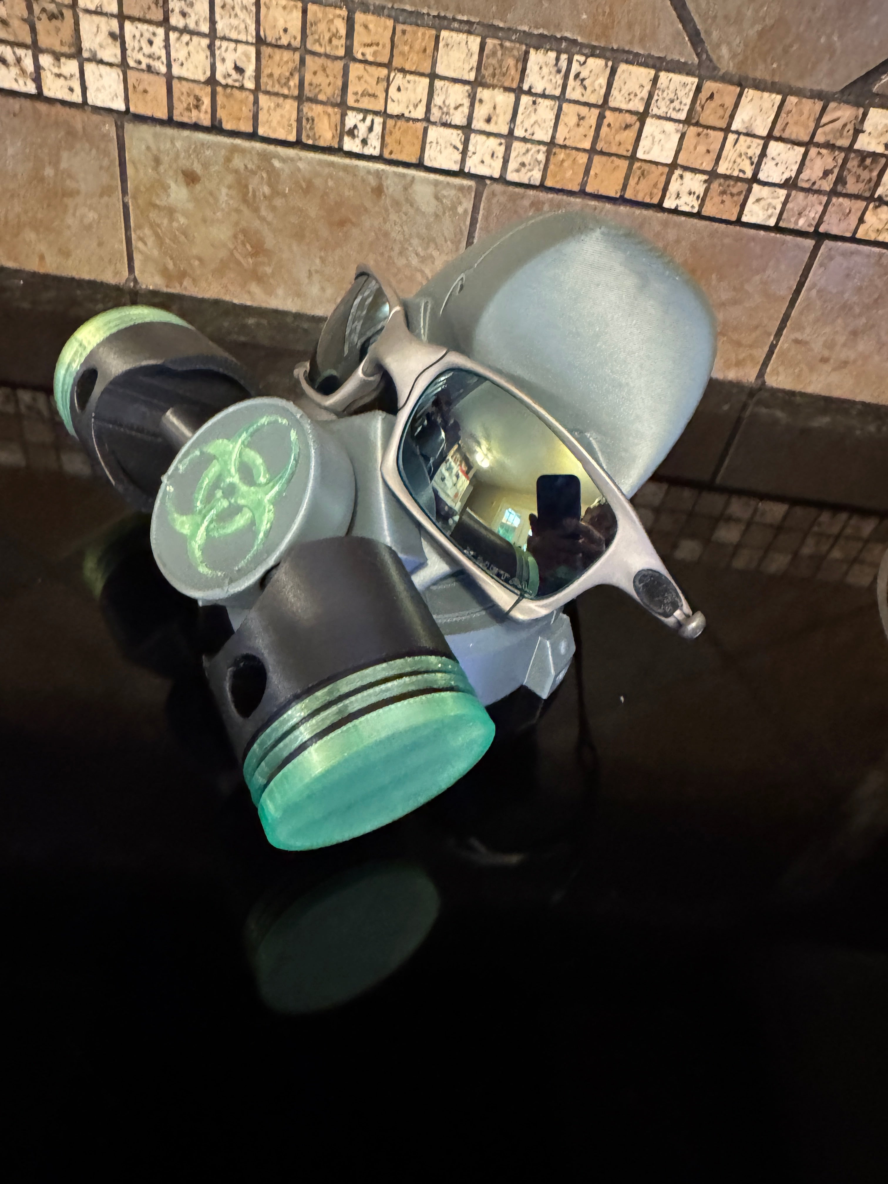 Glowing Gas Mask Piston Skull Display Stand For Oakley, Ray Ban, Costa, X Metal