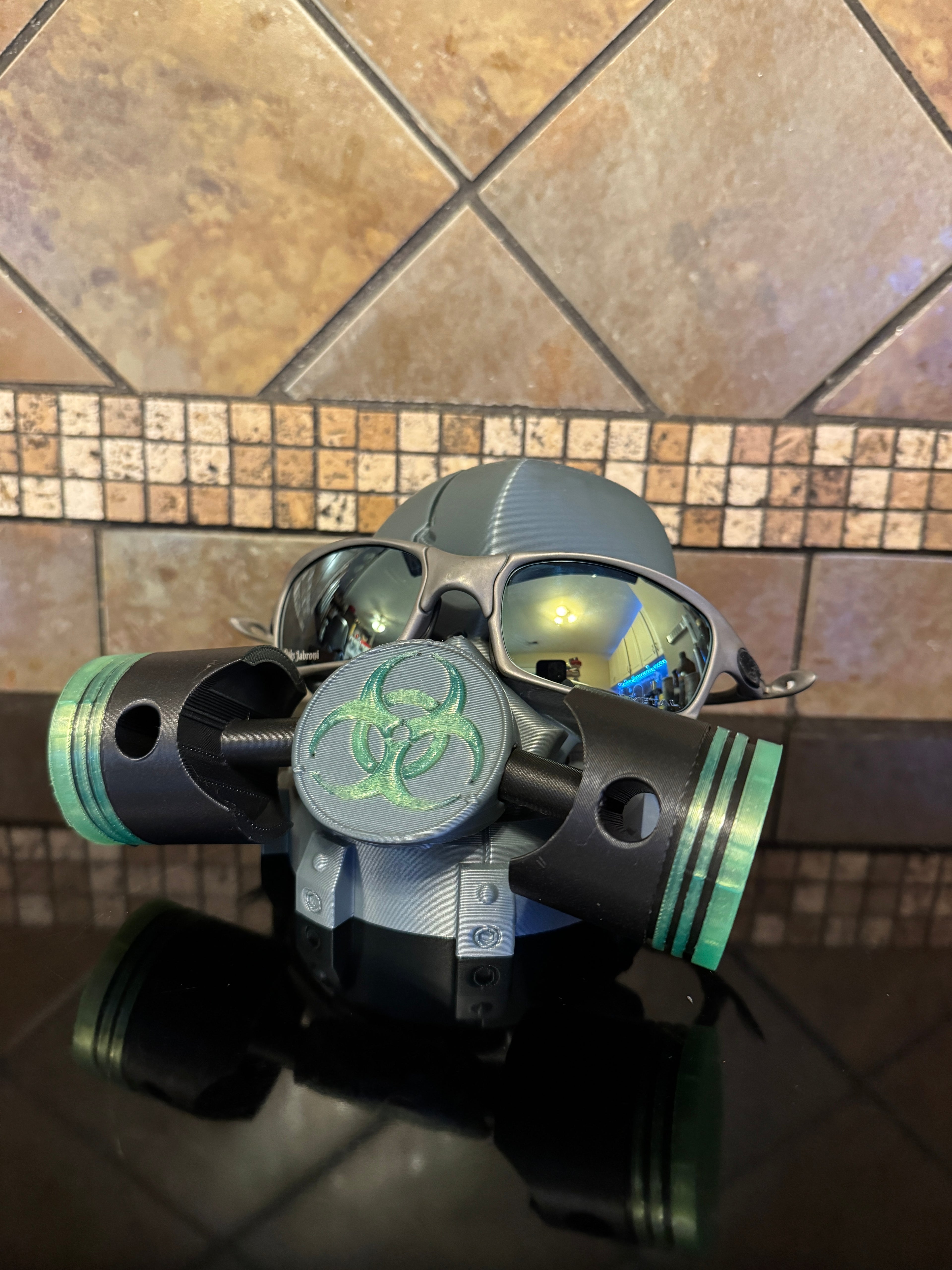 Glowing Gas Mask Piston Skull Display Stand For Oakley, Ray Ban, Costa, X Metal