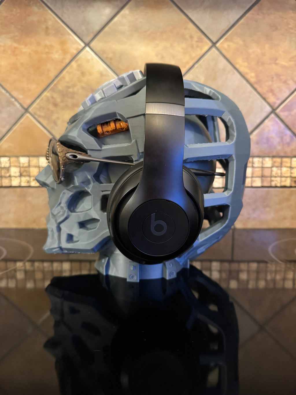 Large Cyber Bob Head Sunglasses Display Stand Holder - Fits Oakley, Ray-Ban, Costa, X-Metal, SPY Optics – Half Head Design (Copy)